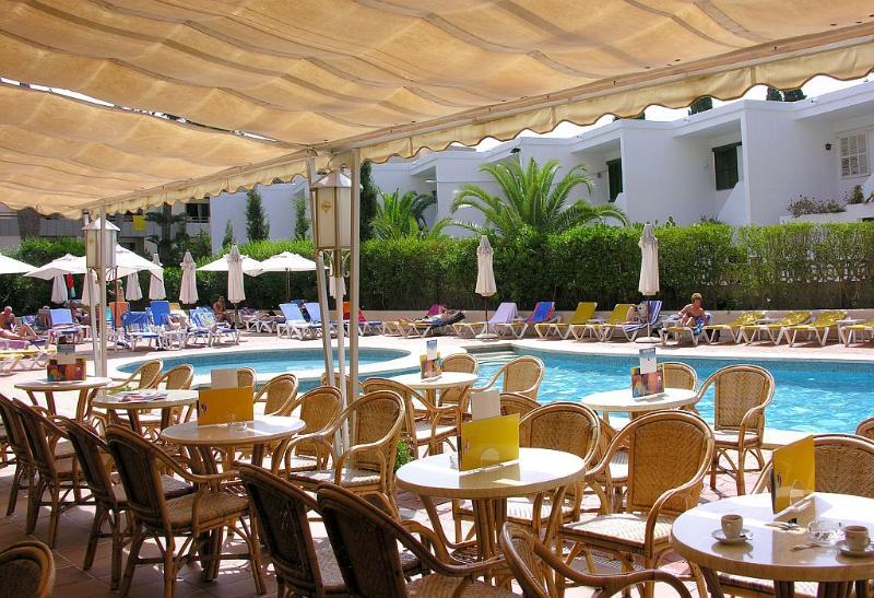 Alondra Hotel